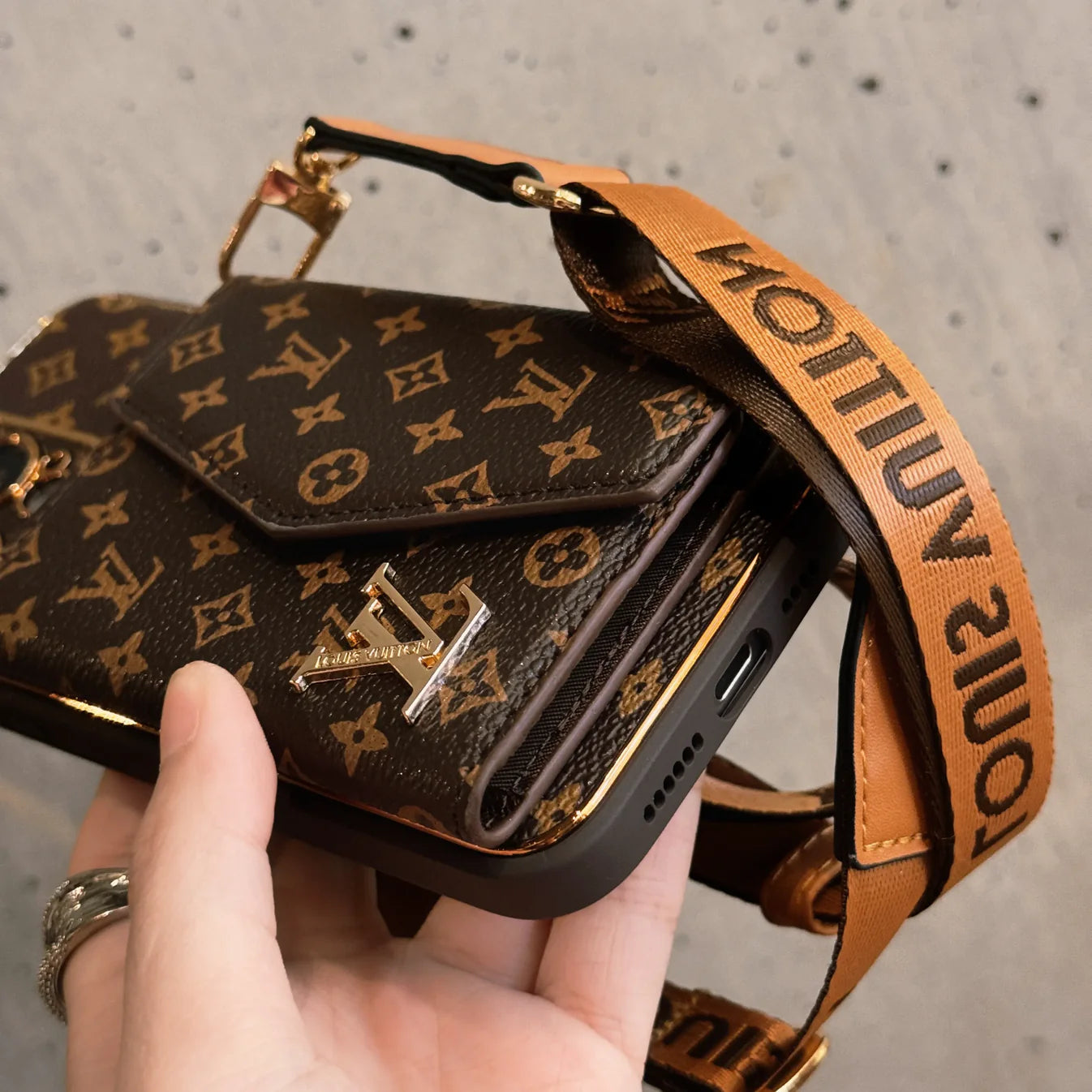 PHONE CASE COMBINED WITH FASHION WALLET AND STRAP